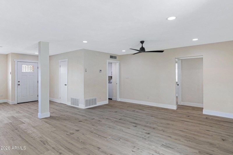 3921 S Kenneth Pl-12