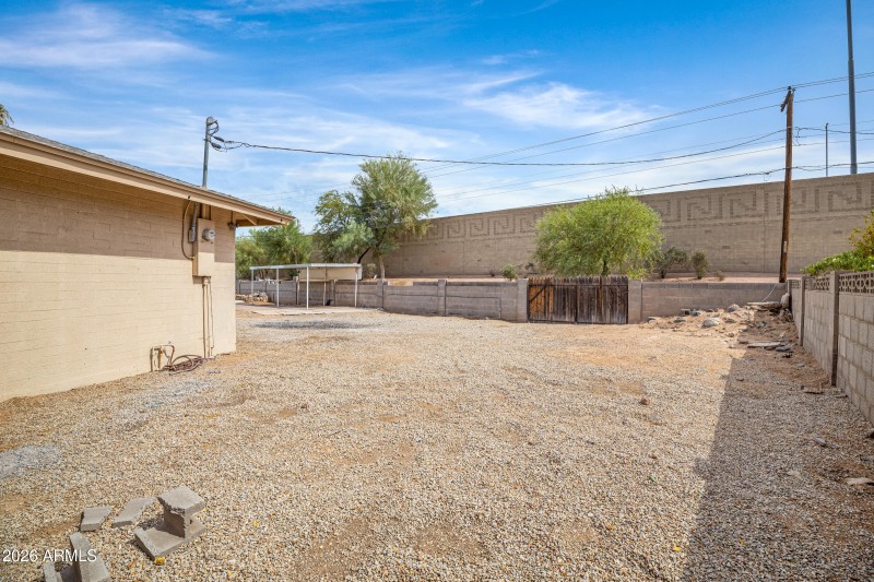 3921 S Kenneth Pl-36