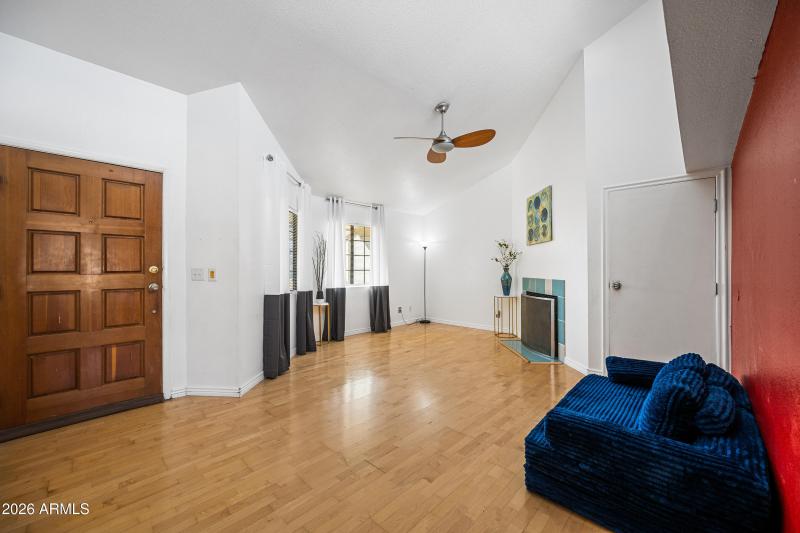 10-2020WUHD211-ocupix-