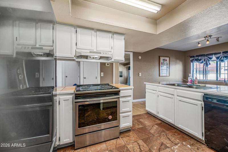 17-2020WUHD211-ocupix-