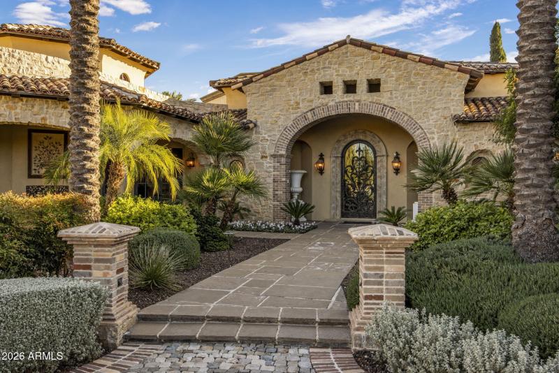 1-web-or-mls-D46A3998