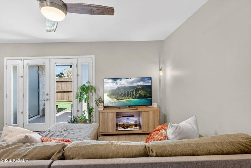 7-web-or-mls-08- W Golden Ln