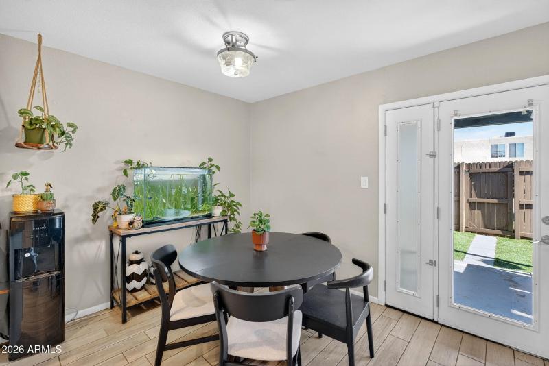 13-web-or-mls-10- W Golden Ln