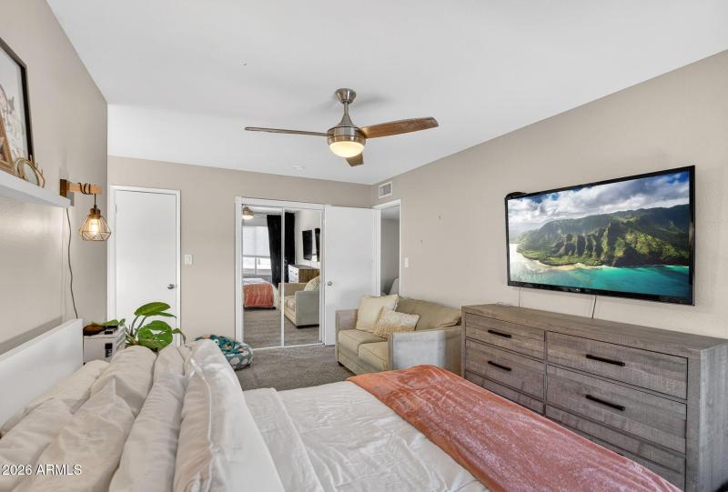 17-web-or-mls-18- W Golden Ln