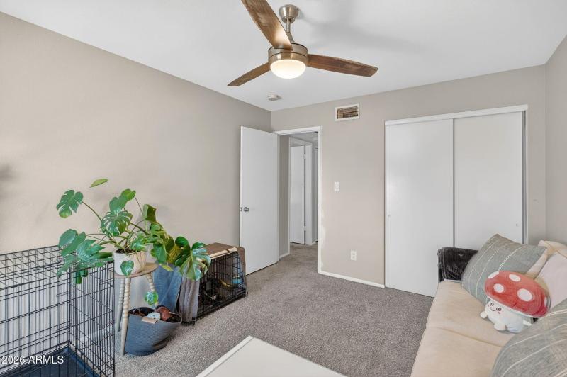 21-web-or-mls-23- W Golden Ln