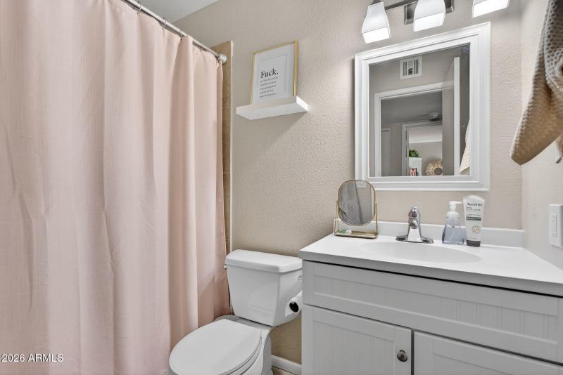 22-web-or-mls-16- W Golden Ln