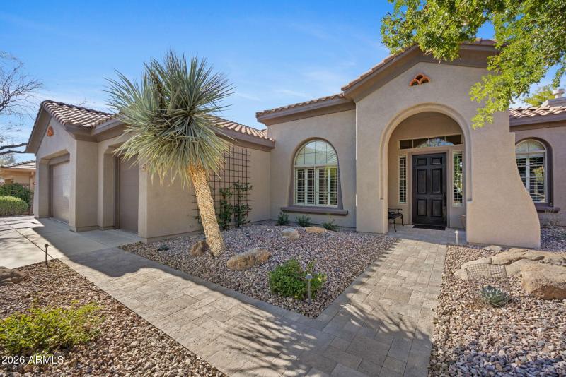 3-web-or-mls-41008-n-club-pointe-dr