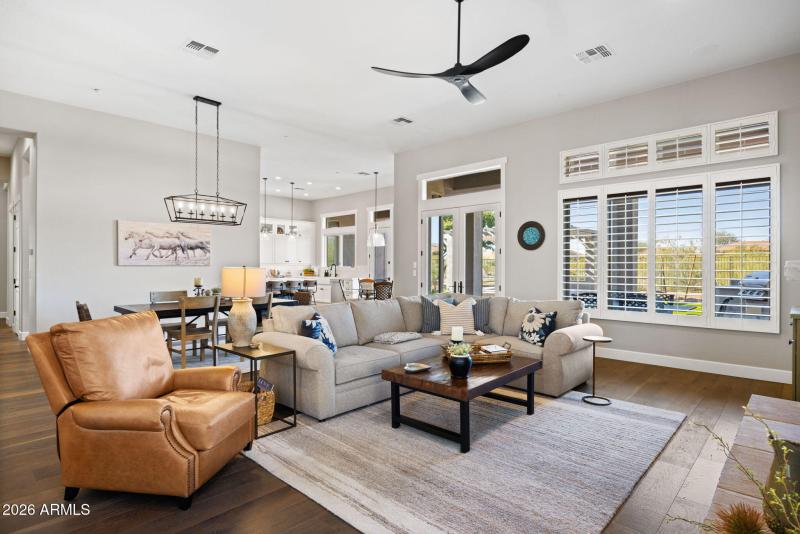 9-web-or-mls-41008-n-club-pointe-dr