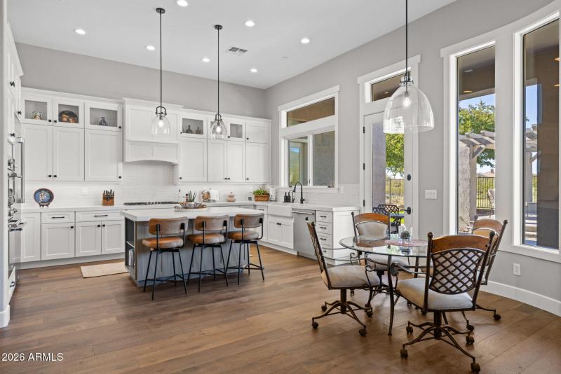 14-web-or-mls-41008-n-club-pointe-dr