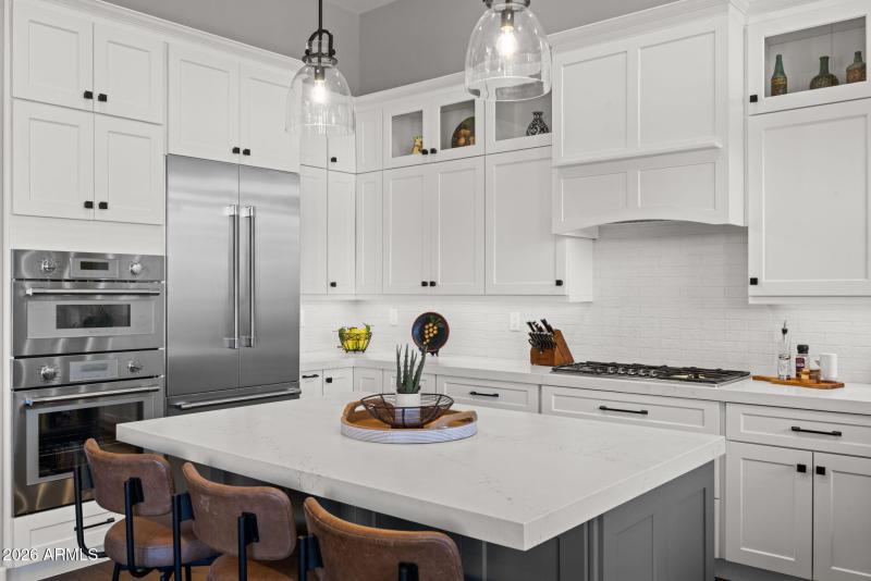 18-web-or-mls-41008-n-club-pointe-dr