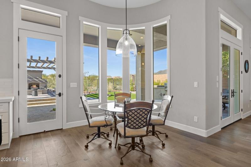 21-web-or-mls-41008-n-club-pointe-dr