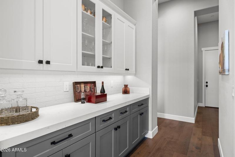 23-web-or-mls-41008-n-club-pointe-dr