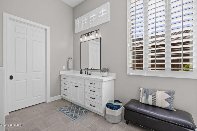 31-web-or-mls-41008-n-club-pointe-dr