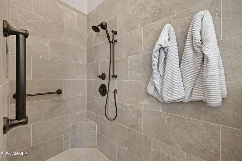 32-web-or-mls-41008-n-club-pointe-dr