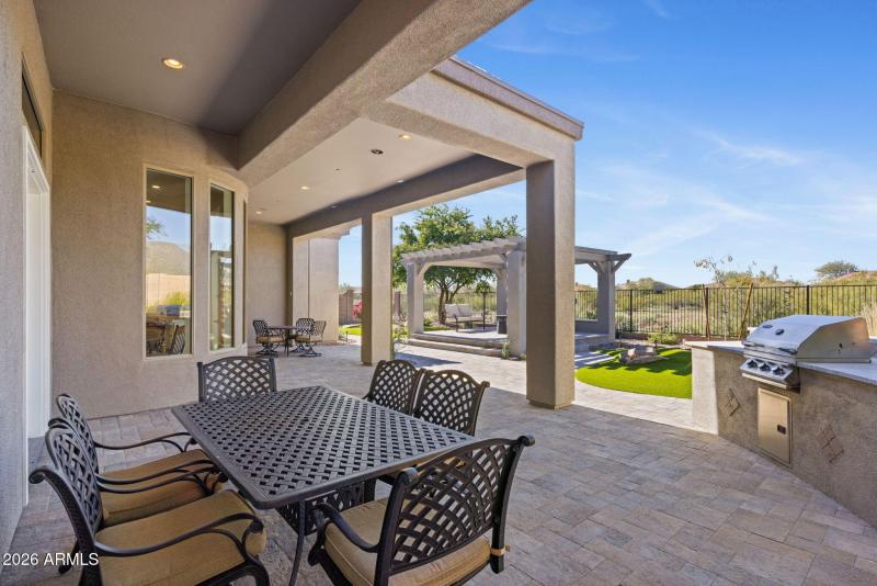 46-web-or-mls-41008-n-club-pointe-dr