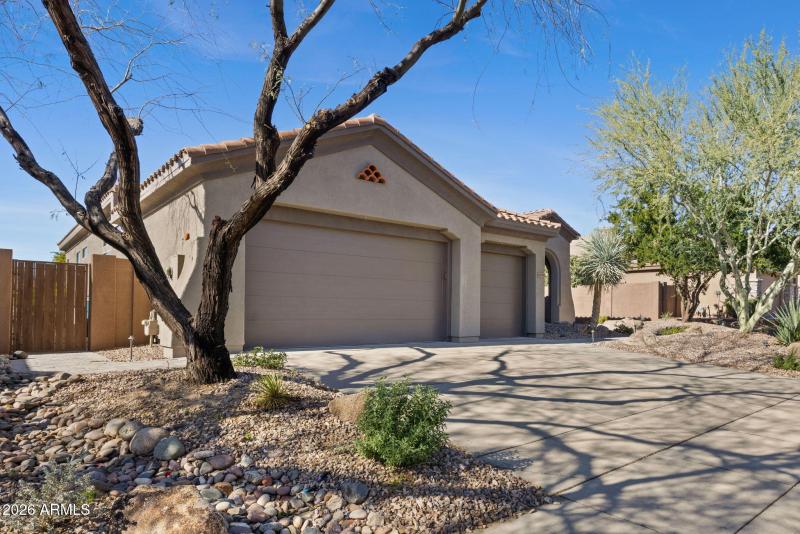 52-web-or-mls-41008-n-club-pointe-dr