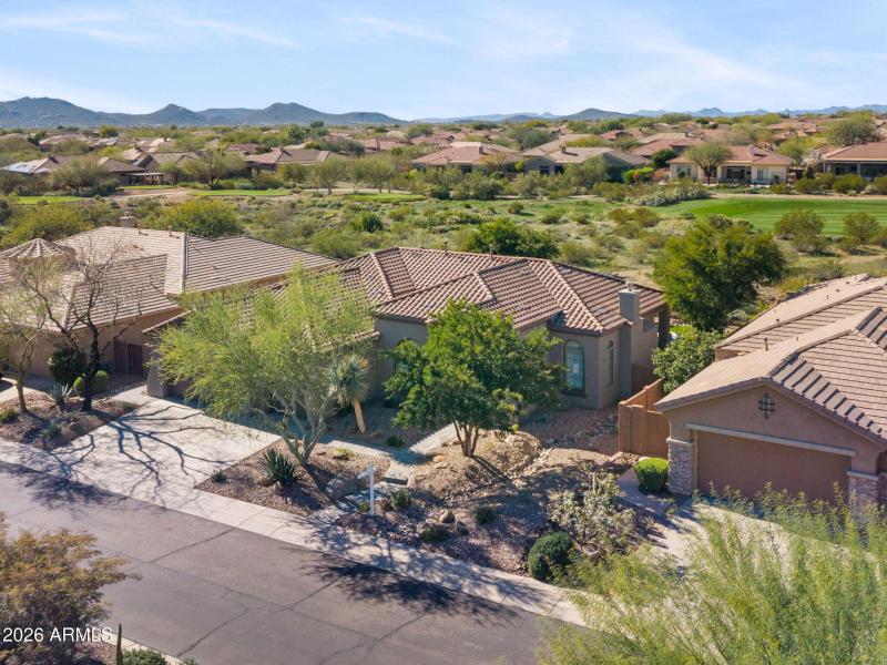 54-web-or-mls-41008-n-club-pointe-dr