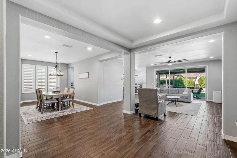 004__3710 E Blue Spruce Ln