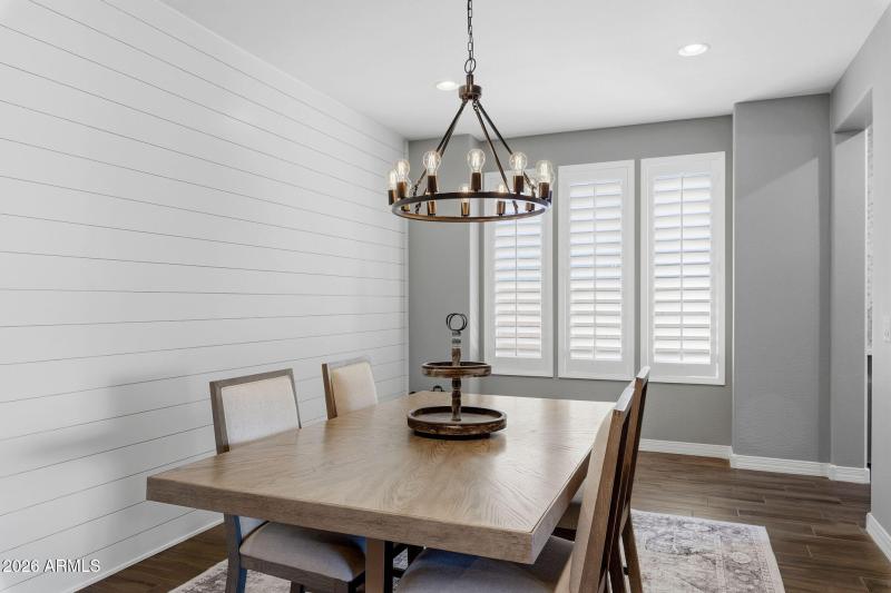 005__3710 E Blue Spruce Ln