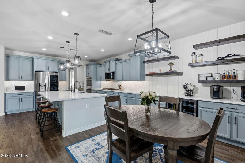 010__3710 E Blue Spruce Ln