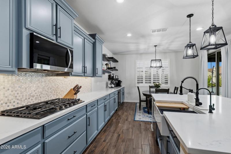 012__3710 E Blue Spruce Ln