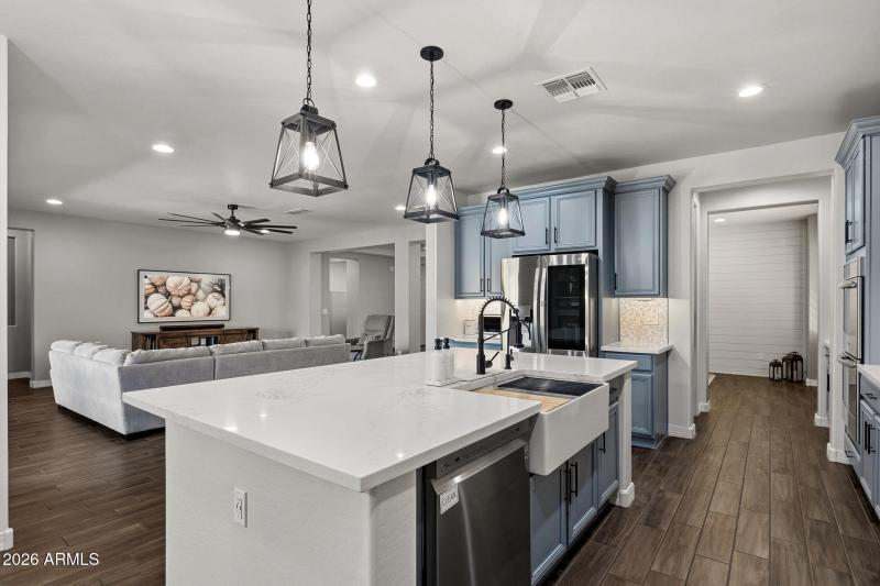 013__3710 E Blue Spruce Ln