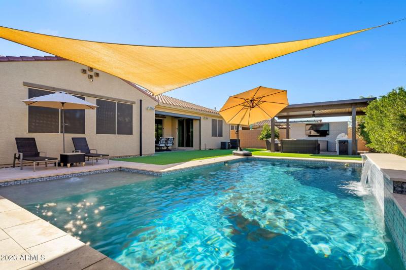 015__3710 E Blue Spruce Ln