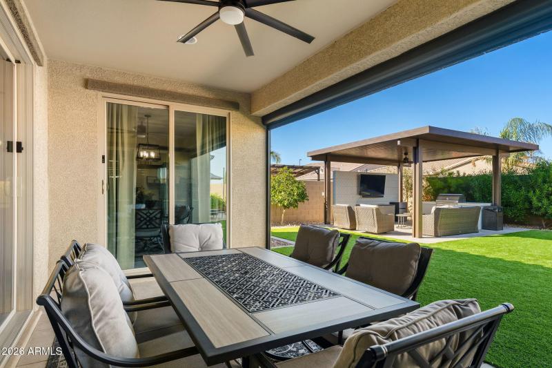 016__3710 E Blue Spruce Ln