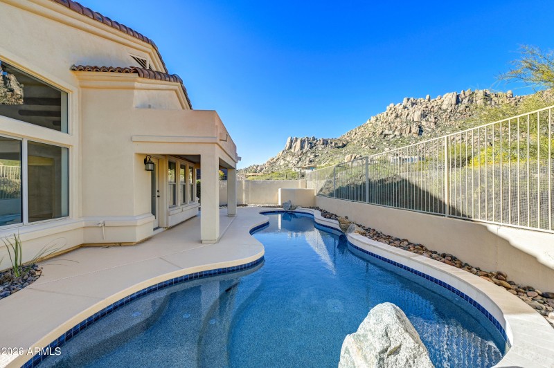 43-Pool View