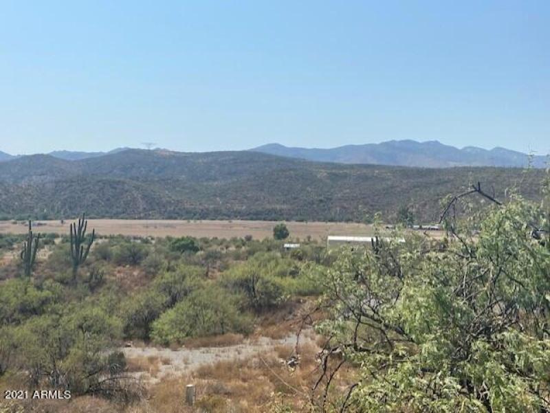 Gorgeous Hillside Lot