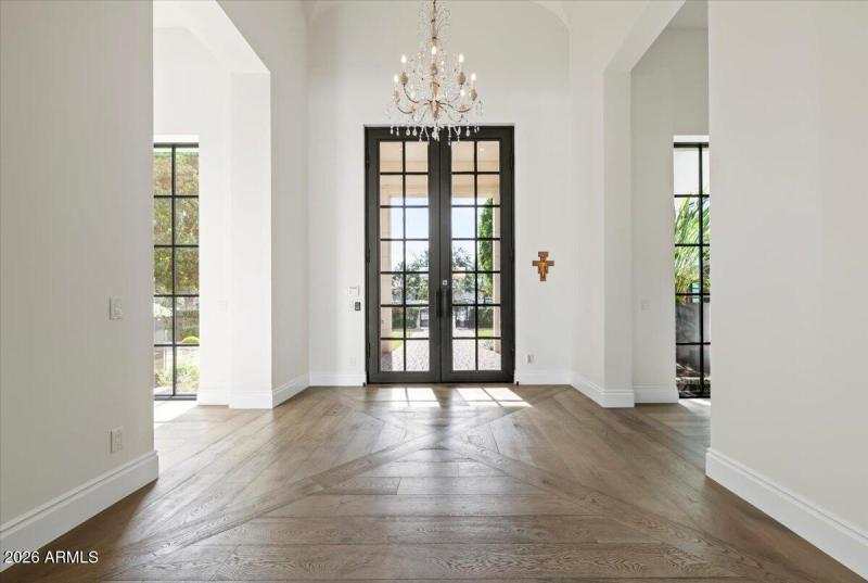 008-5022 E Orchid Ln 01