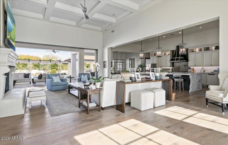 012-5022 E Orchid Ln 04