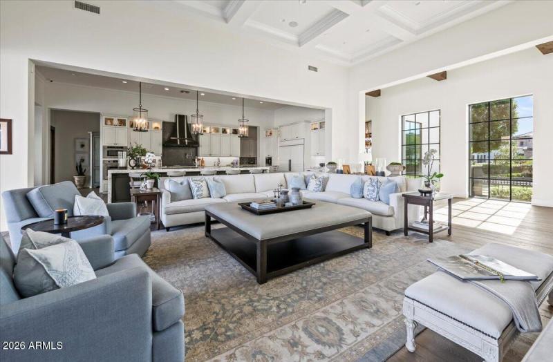 019-5022 E Orchid Ln 08