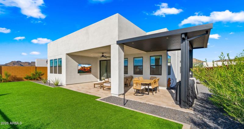 48-web-or-mls-Backyard7