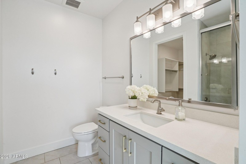 24-web-or-mls-E Deer Valley Dr-S1701-024