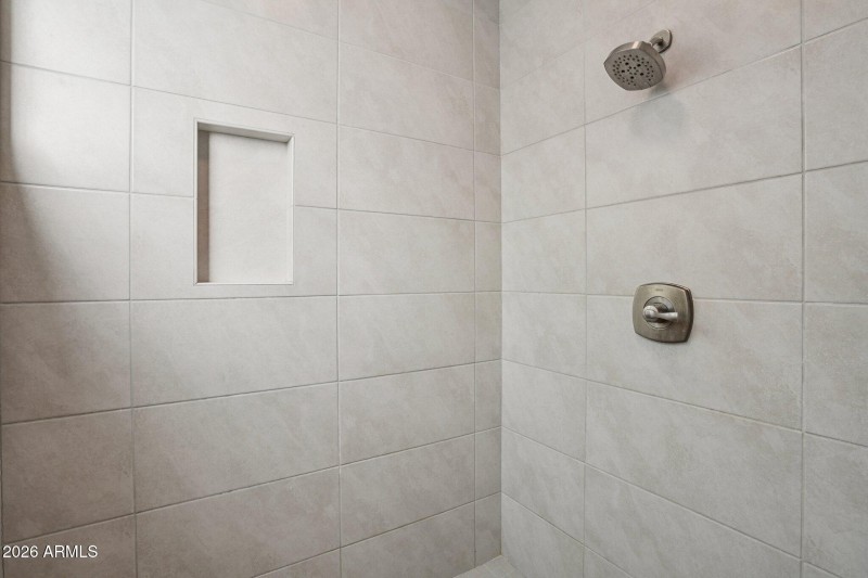 34-web-or-mls-E Deer Valley Dr-S1701-034