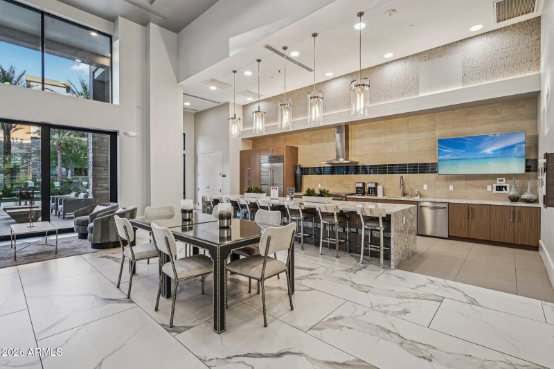 70-web-or-mls-E Deer Valley Dr-1701-910