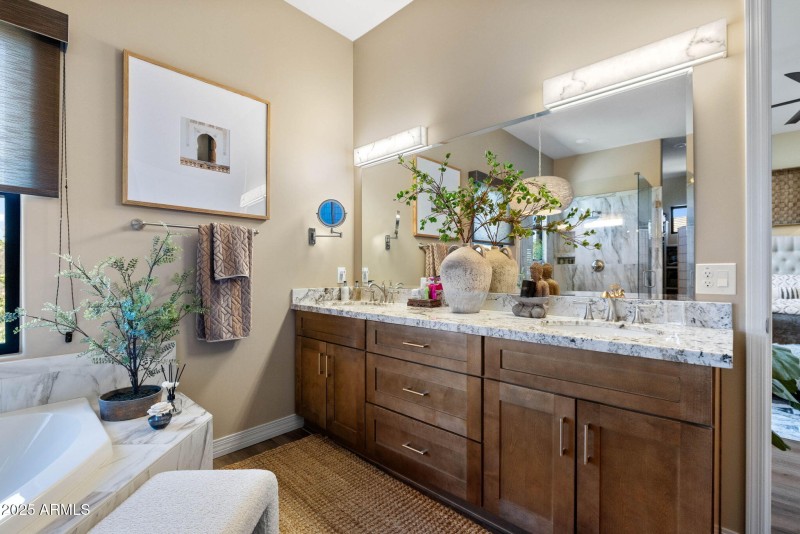27-Primary Bathroom (2)