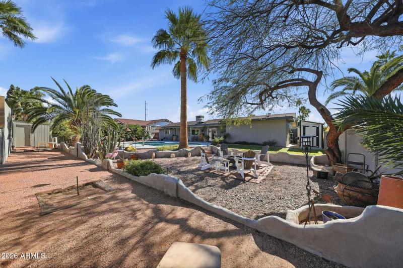 Entertainer’s backyard