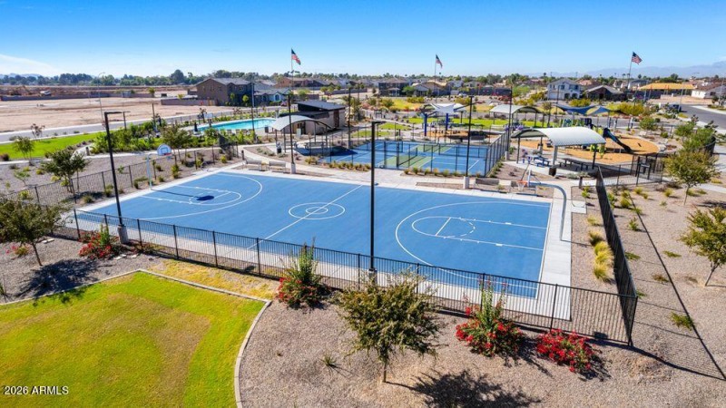 Parkside Los Cielos Community