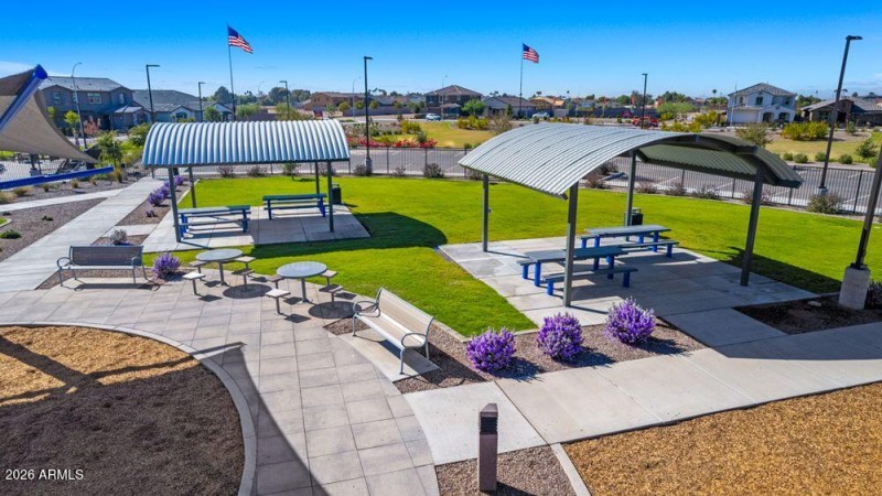 Parkside Los Cielos Community