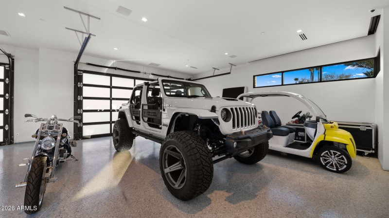 84-web-or-mls-Garage1