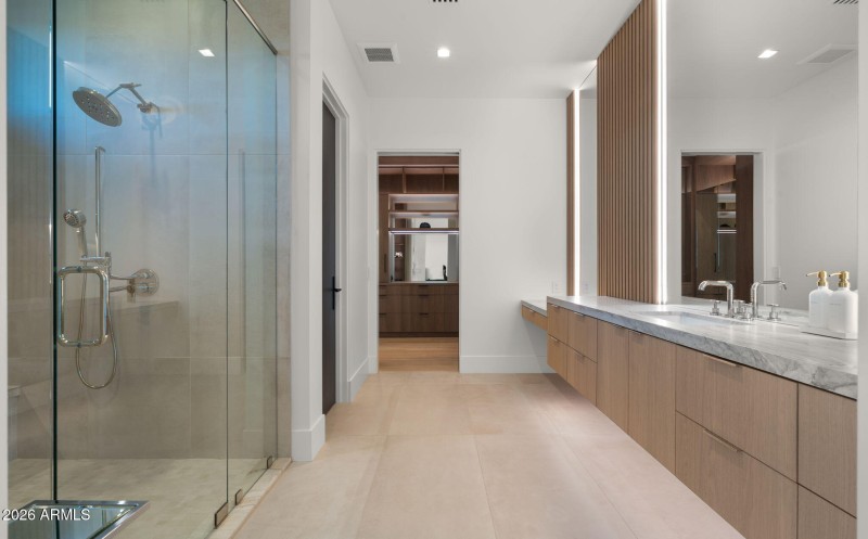 89-web-or-mls-Secondary Primary Suite3