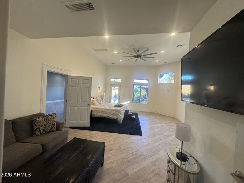 MASTER BEDROOM SITTING AREA