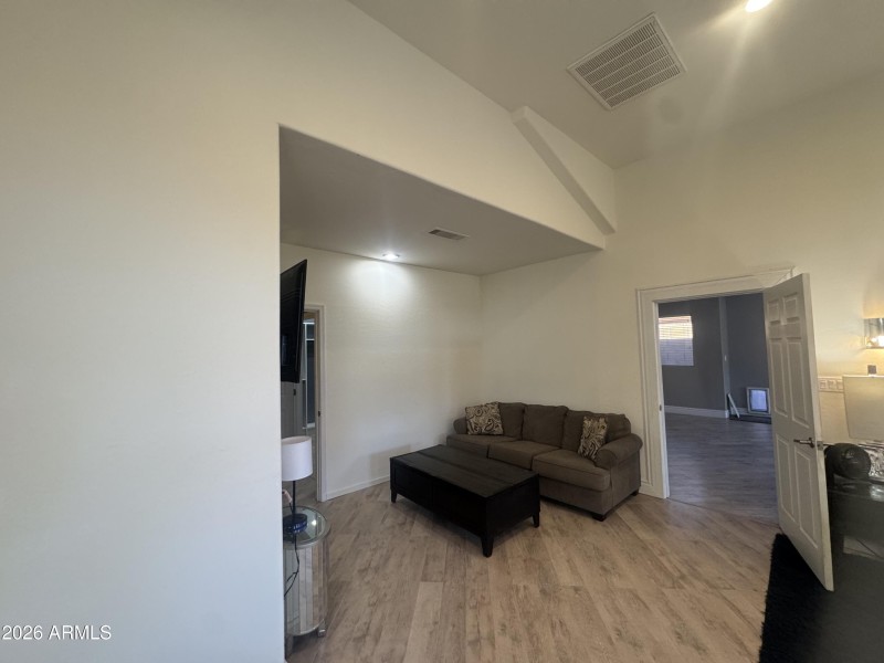 MASTER BEDROOM SITTING AREA