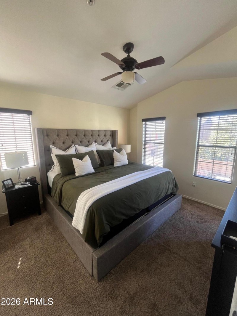 21248415-01FF-48C7-80D3-1BEB011DB7B6