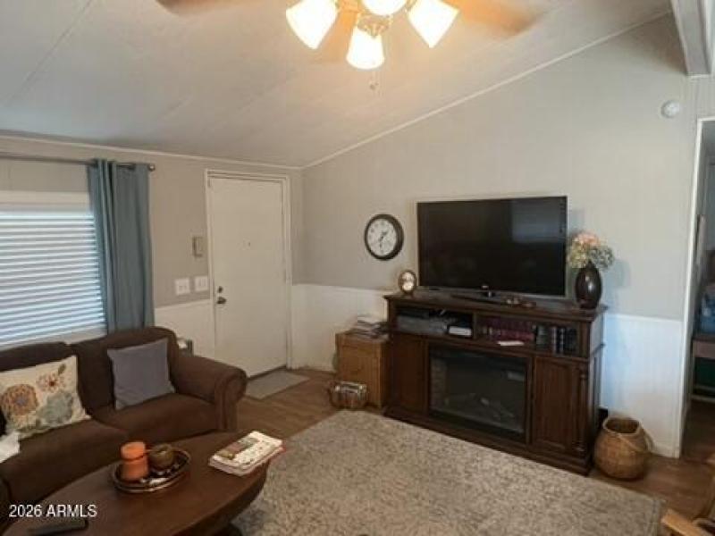 F5C54CED-13F6-403C-AB1F-529C66E9BE2D_4_5