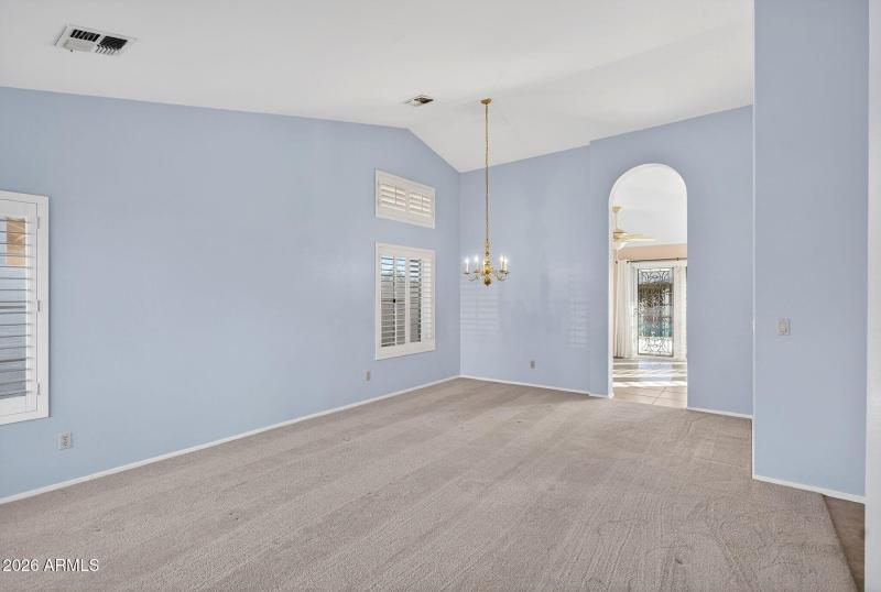 6-web-or-mls-05- E Artesian Way