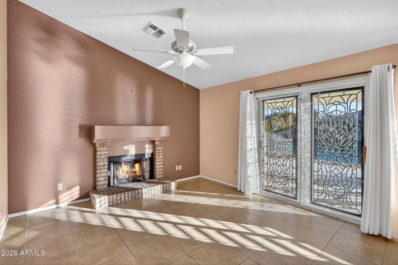 9-web-or-mls-18- E Artesian Way