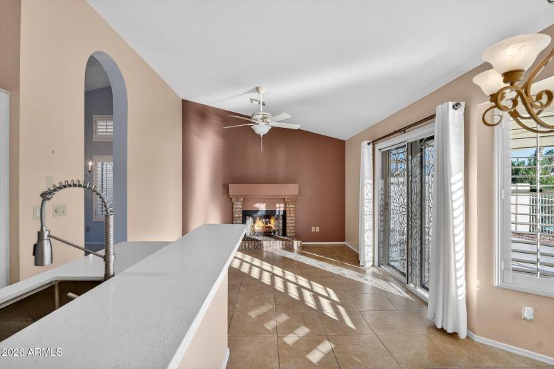 11-web-or-mls-16- E Artesian Way